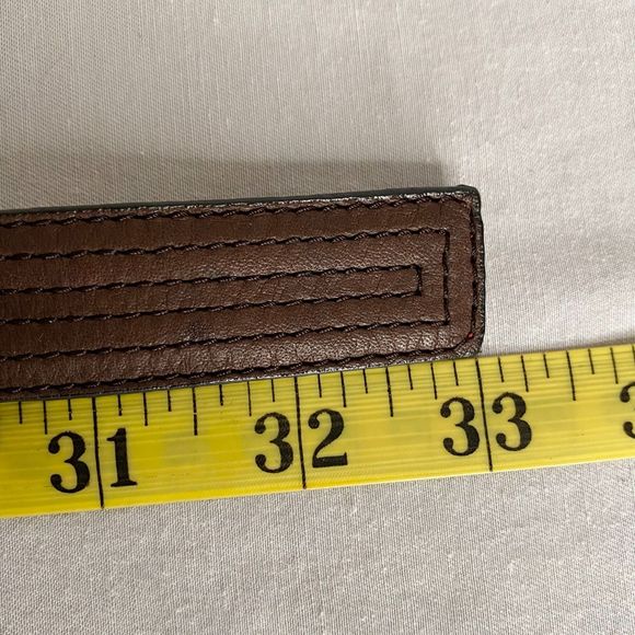 Dockers Belt Small Brown Full Grain Leather And Faux Multi Linear Stitch Detail - Picture 10 of 11